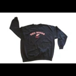 Red wings pullover